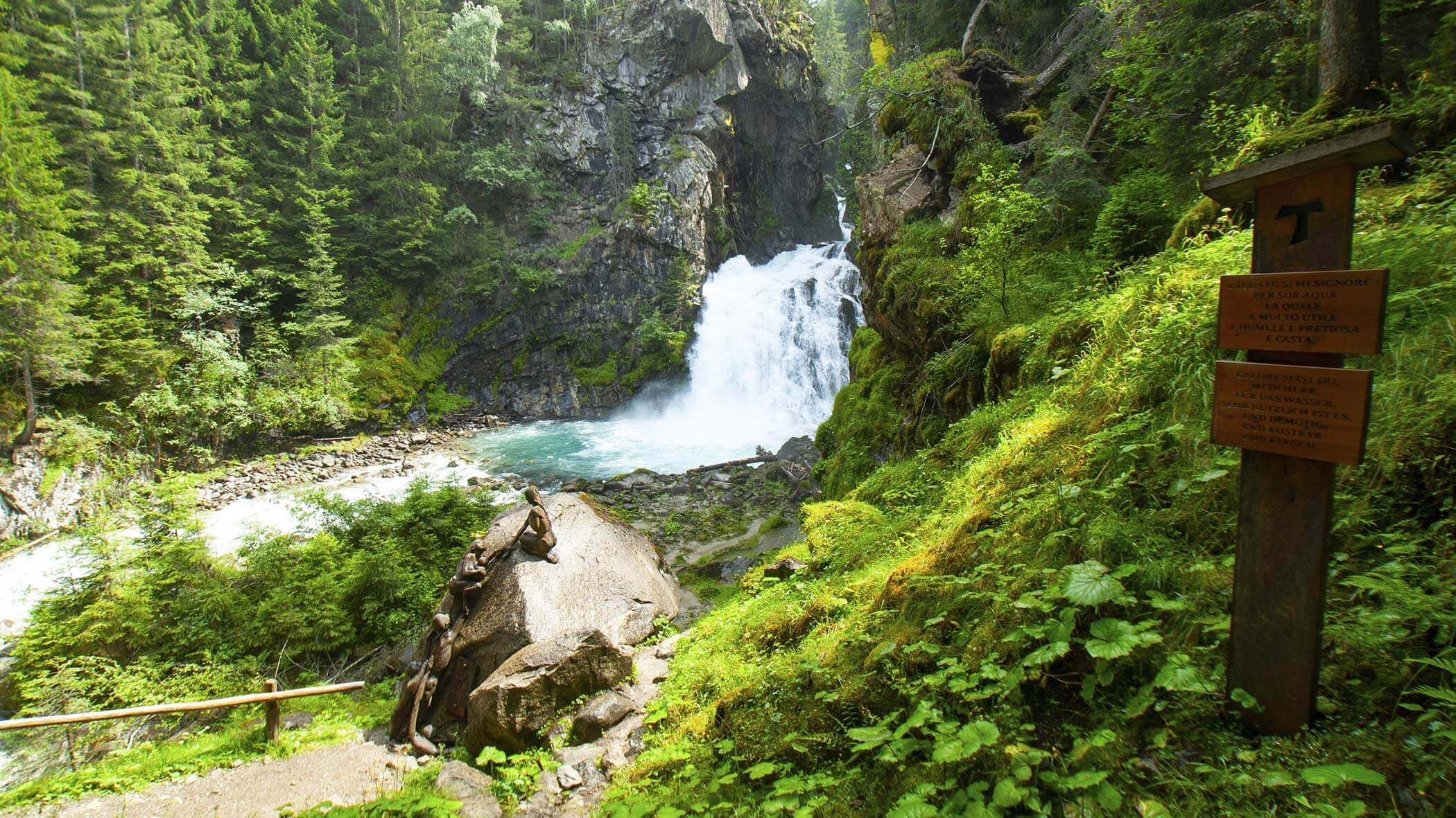 Wanderung zu den Reinbach Wasserfällen